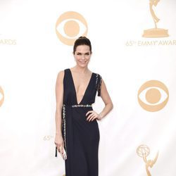 Katie Aselton en la alfombra roja de los Emmy 2013