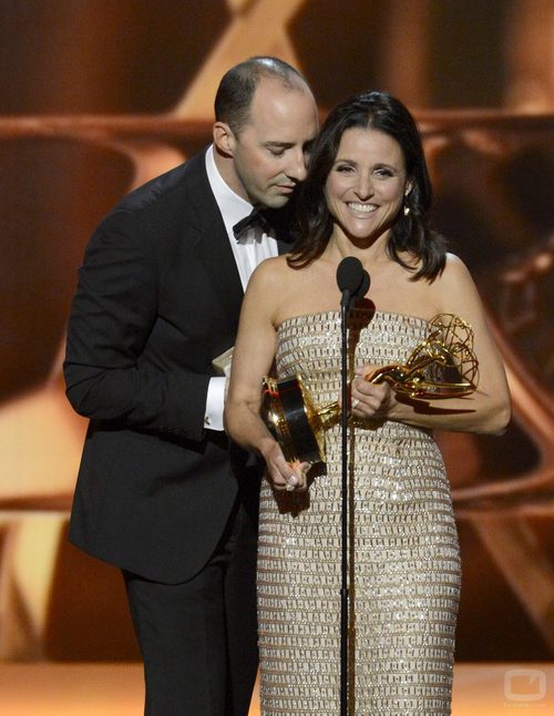 Tony Hale "sopla" el discurso a Julia Louis-Dreyfus tras ganar el Emmy 2013