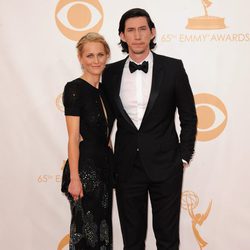 Joanne Tucker y Adam Driver en la alfombra roja de los Emmy 2013