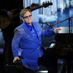 Elton John al piano en los Emmy 2013
