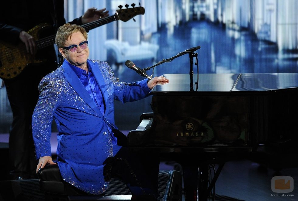 Elton John al piano en los Emmy 2013