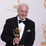 Jerry Wentraub con el Emmy 2013 a la Mejor Miniserie por 'Behind the Candelabra'