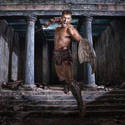 Liam McIntyre es Spartacus en 'Spartacus: La venganza'