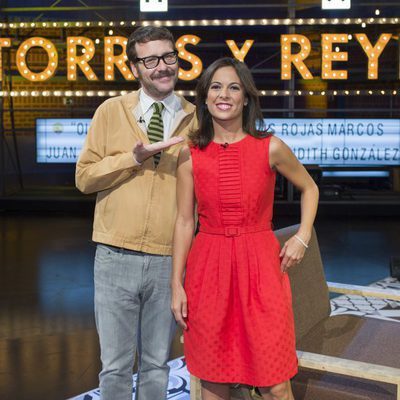 Joaquín Reyes junto a Mara Torres en el plató de 'Torres y Reyes'