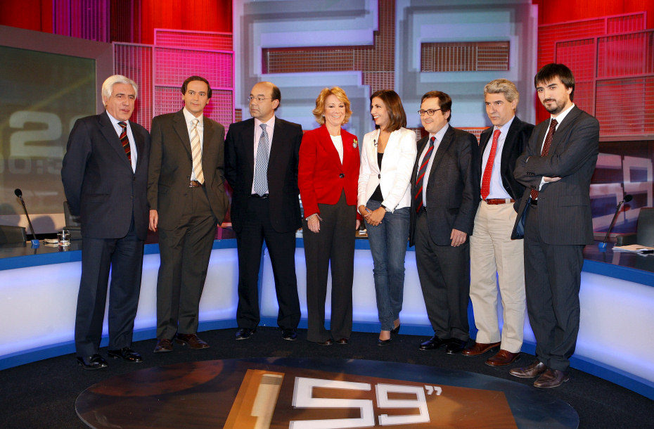 Esperanza Aguirre con el resto del equipo de '59 segundos'