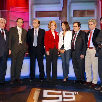 Esperanza Aguirre con el resto del equipo de '59 segundos'