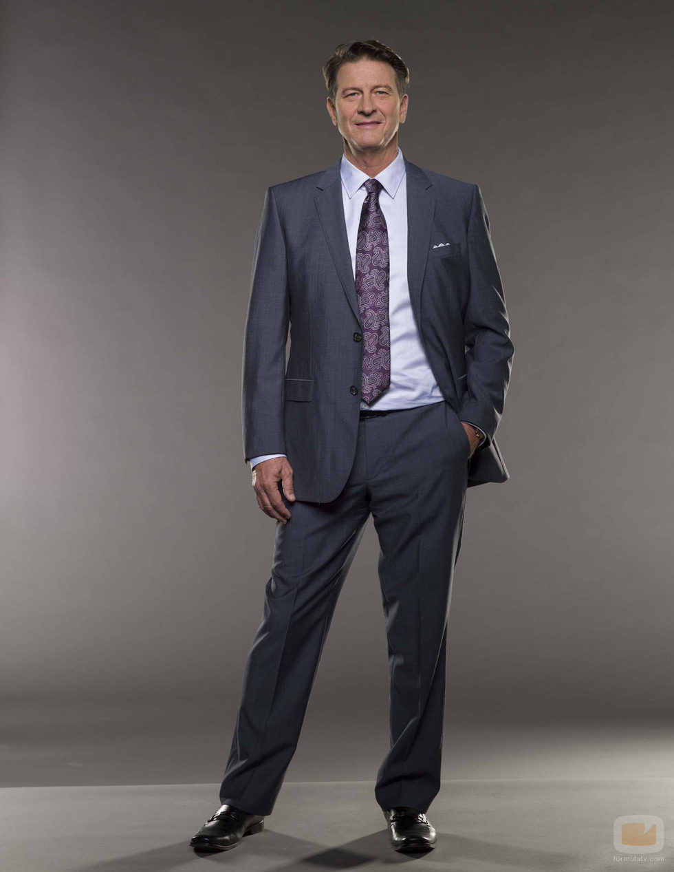 Brett Cullen es Michael Stappord en 'Criadas y malvadas'