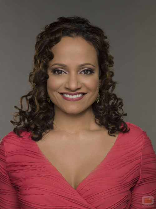 Judy Reyes como Zoila del Barrio