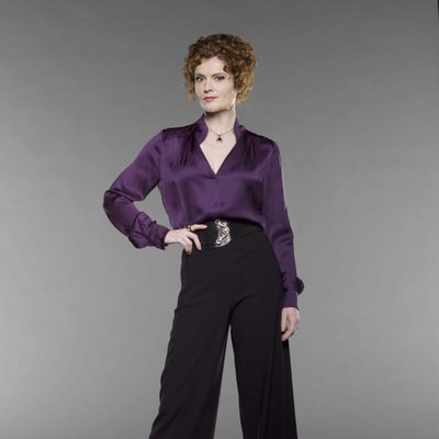 Rebecca Wisocky interpreta a Evelyn Powell