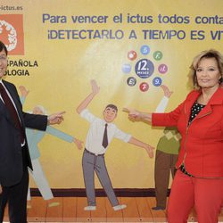 El doctor Carlos Tejero y la presentadora María Teresa Campos