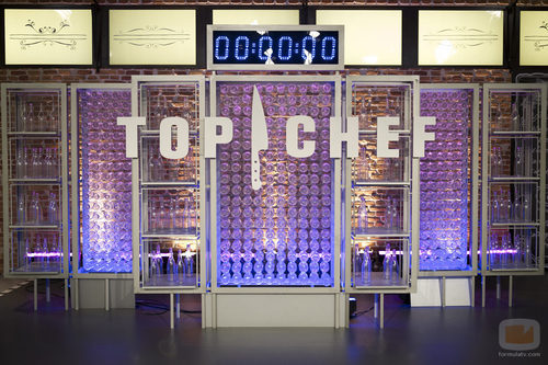 Logotipo de 'Top Chef' sobre botellas de cristal