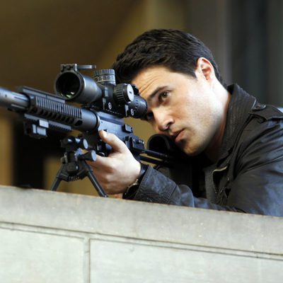 Brett Dalton como el agente Grant Ward