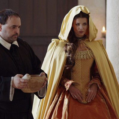 Domine Pérez (Manuel Gancedo) y María de Castro (Natasha Yarovenko) en 'Alatriste'