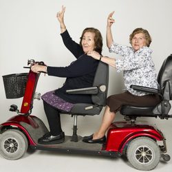 Dos señoras mayores que participan en 'Los mayores gamberros'