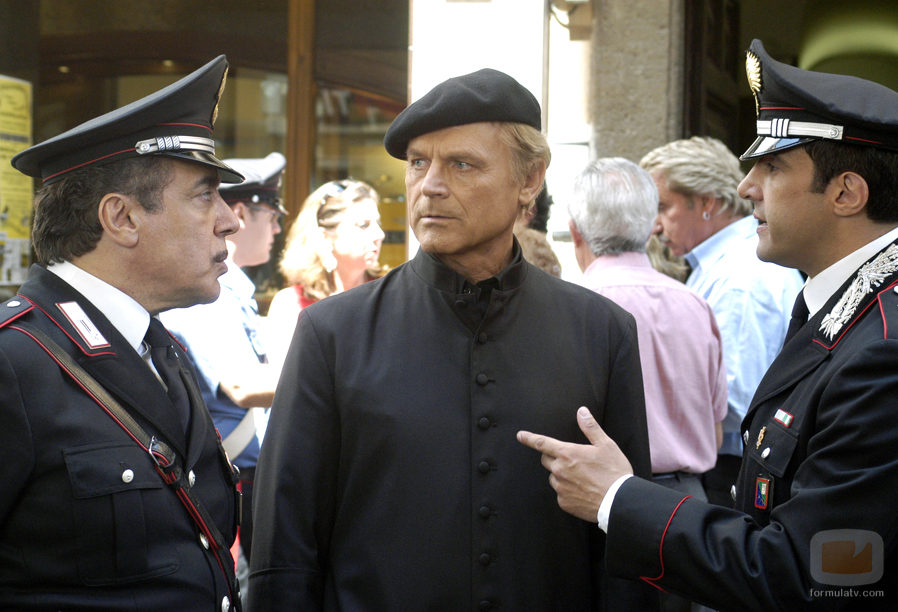 Terence Hill es Matteo en 'Don Matteo'