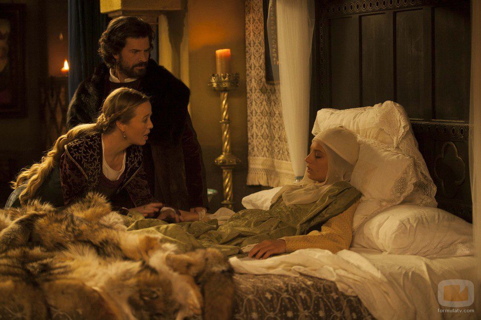 Isabel en cama por una misteriosa enfermedad en 'Isabel'