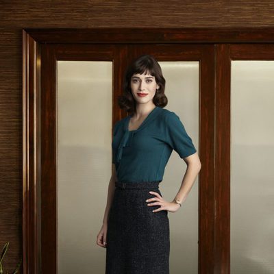 Lizzy Caplan como Virginia Johnson