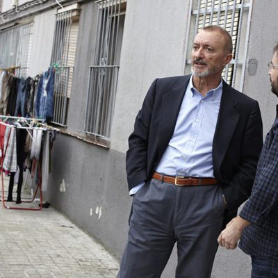 Jordi Évole junto con Arturo Pérez-Reverte