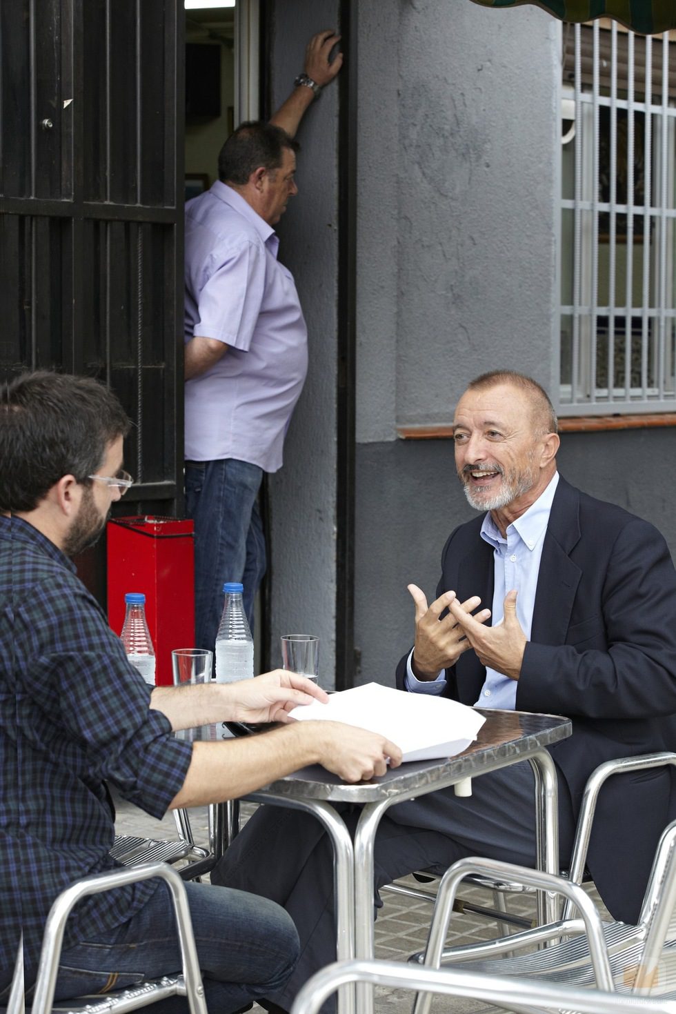 Jordi Évole entrevistando al escritor Pérez-Reverte