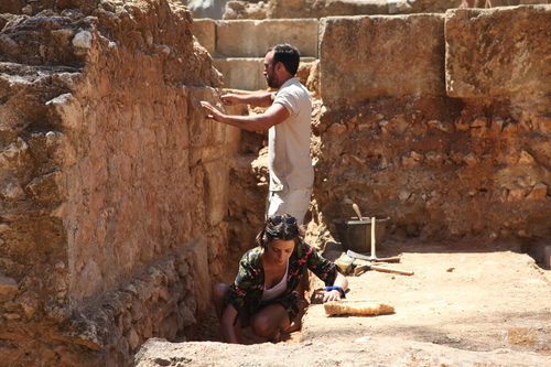 Macarena Gómez como arqueóloga