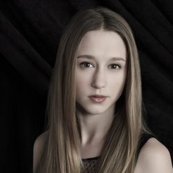 Taissa Farmiga, una joven bruja llamada Zoe en 'American Horror Story: Coven'