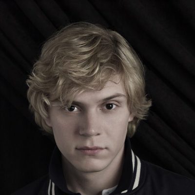 Evan Peters en la tercera temporada de 'American Horror Story'