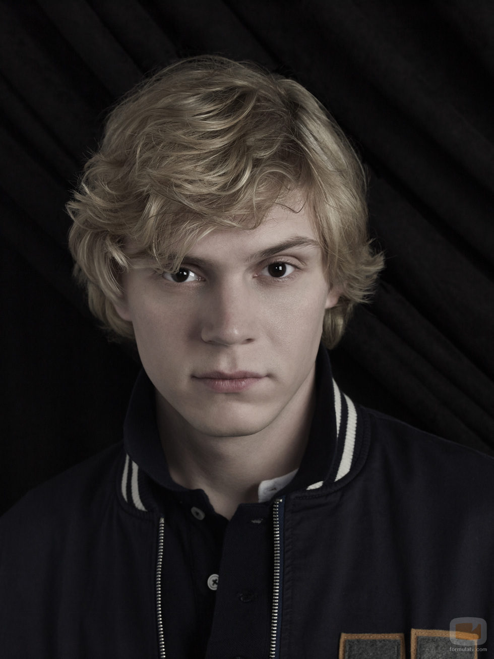 Evan Peters en la tercera temporada de 'American Horror Story'