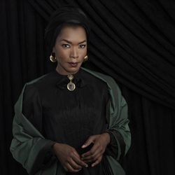 Angela Bassett es Marie Laveau en 'American Horror Story: Coven'