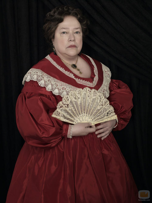Kathy Bates es Madame LaLaurie en 'American Horror Story: Coven'