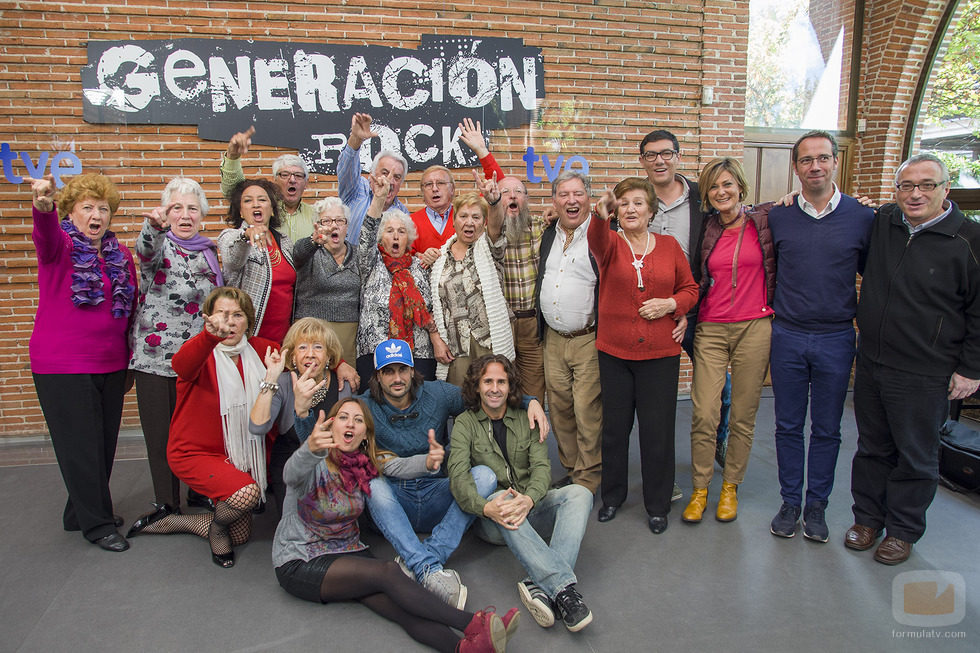 Equipo de 'Generación rock' con Melendi