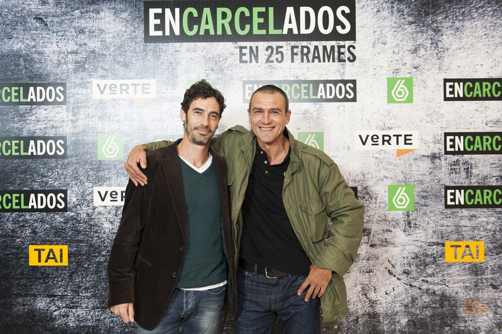 Jacobo García Guereta y Armando Rey en la exposición "'Encarcelados' en 25 frames"