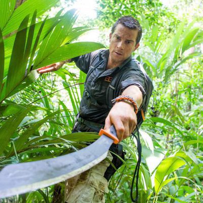 El aventurero Bear Grylls en la selva durante 'Escapar del infierno'