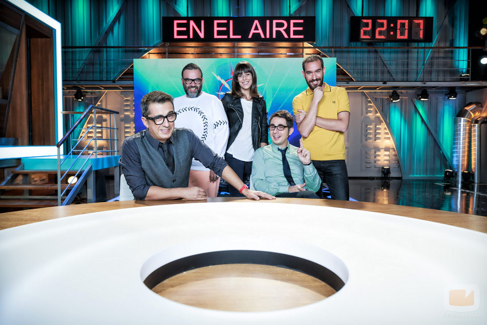 El equipo al completo de 'En el aire'