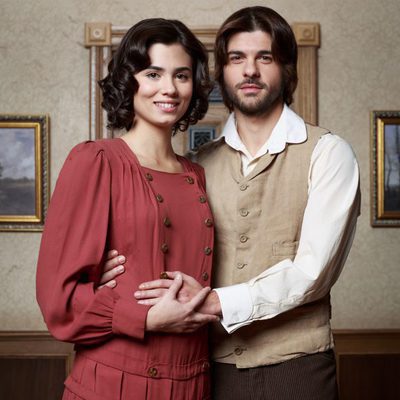 Jordi Coll y Loreto Mauleón en 'El secreto de Puente Viejo'
