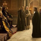 Los Reyes Católicos reciben a Colón en 'Isabel'