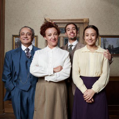 Maribel Ripoll, Enric Bevanvent, Blanca Parés y Selu Nieto en 'El secreto de Puente Viejo'