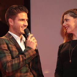 Maxi Iglesias y Manuela Velasco en el preestreno de 'Galerías Velvet' en Noia