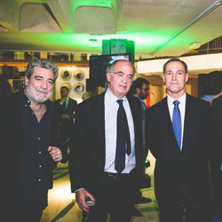 Miguel Ángel Rodríguez, Silvio González y Raúl Berdonés en la fiesta del 5º aniversario del Grupo Secuoya