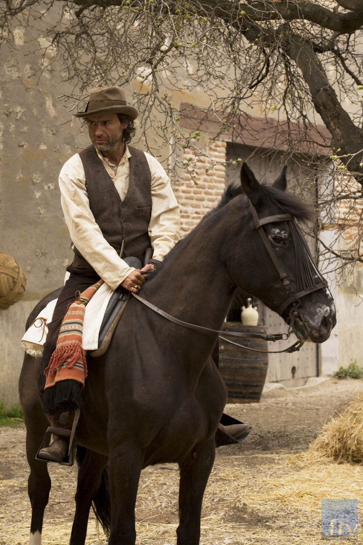 Alberto San Juan, a caballo en 'La señora'