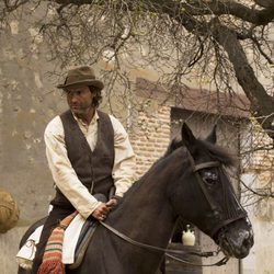 Alberto San Juan, a caballo en 'La señora'