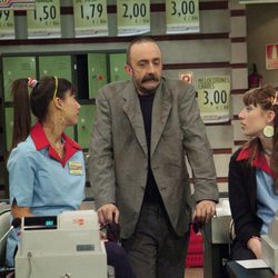 Las cajeras y el mendigo