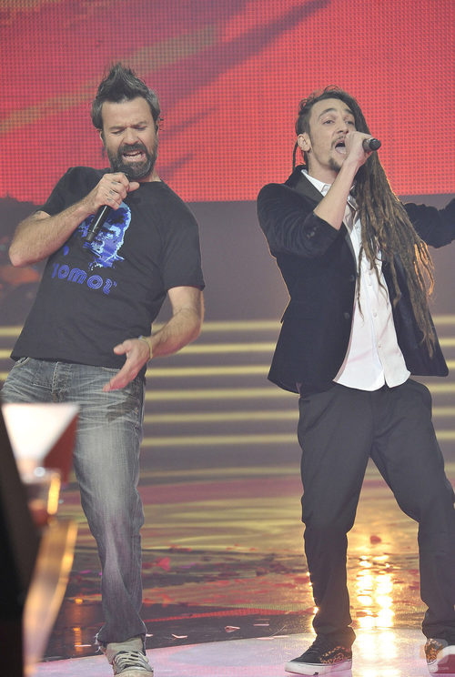 Pau Donés y Jaume Mas en la final de la segunda temporada de 'La voz'