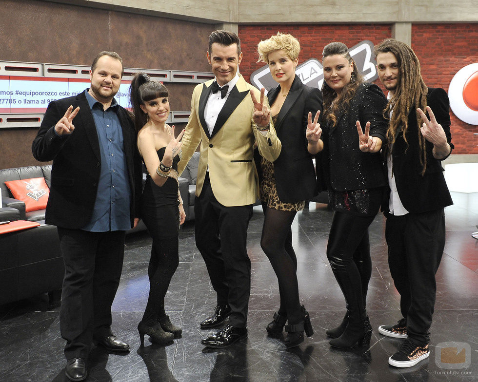 Los finalistas de la segunda edición de 'La voz' con Jesús Vázquez y Tania Llasera