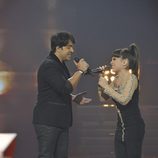 Luis Fonsi y Dina Arriaza en la final de la segunda edición de 'La voz'