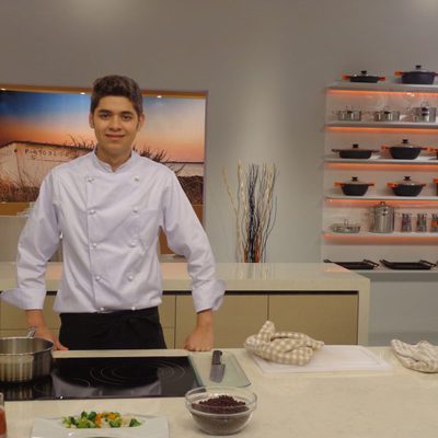 Fabián León, copresentador de 'Una micona més'