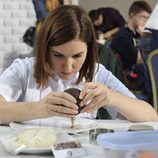 Una de las aspirantes a concursante de 'Deja sitio para el postre' prepara su receta