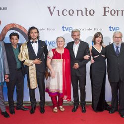 El elenco de la TV movie 'Vicente Ferrer' junto a Anna Ferrer