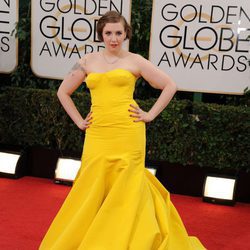 Lena Dunham en la alfombra roja de los Globos de Oro 2014