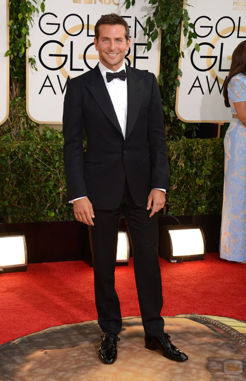 Bradley Cooper en la alfombra roja de los Globos de Oro 2014