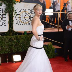 Jennifer Lawrence en la alfombra roja de los Globos de Oro 2014